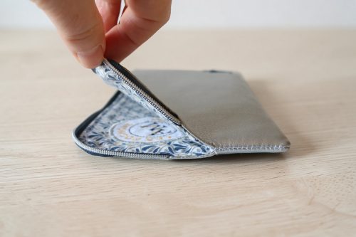 Trousse brodée pour Sac à main / Sac banane